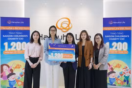 Hanwha Life Việt Nam tặng 1.200 phần quà Trung thu cho học sinh khó khăn