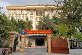 Thanh tra Sở Giáo dục và Đào tạo Thanh Hoá kiểm tra 'lùm xùm' tại Trường THPT Chuyên Lam Sơn