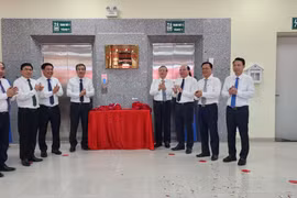 Thái Bình: Gắn biển công trình Bệnh viện Đa khoa huyện Tiền Hải chào mừng kỷ niệm 134 năm ngày sinh Chủ tịch Hồ Chí Minh