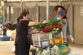 Hà Nội: Sắp xếp cho người dân vào chợ Sơn Đồng buôn bán sau khi báo NB&CL phản ánh