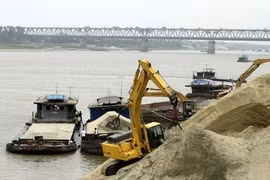 Hà Nội: Thực hiện nghiêm các quy định về việc đấu giá 03 mỏ cát
