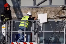 Vụ sập mái hiên nhà ga ở Serbia: Nạn nhân thứ 15 tử vong, Bộ trưởng từ chức