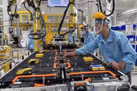 PMI vượt mốc 50, đơn hàng tăng trở lại