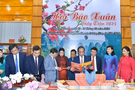 Tuyên Quang khai mạc Hội báo Xuân và phát động Giải Búa liềm vàng lần thứ IX