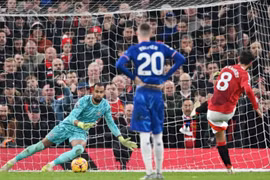 Man Utd chia điểm với Chelsea trên sân Old Trafford