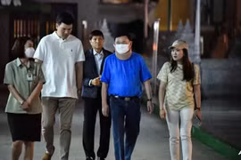 Cựu Thủ tướng Thái Lan Thaksin xuất hiện trước công chúng lần đầu kể từ khi được tự do