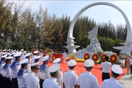 Tưởng nhớ 64 chiến sĩ hy sinh để bảo vệ đảo Gạc Ma