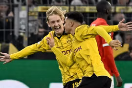 Sancho lại ghi bàn, Dortmund vượt qua PSV để giành vé tứ kết Champions League