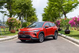 Giá xe Toyota Corolla Cross lăn bánh tháng 6/2024: Ưu đãi 50 triệu đồng để xả kho