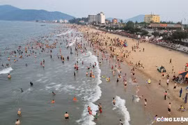 Sôi động mùa du lịch hè ở Hà Tĩnh
