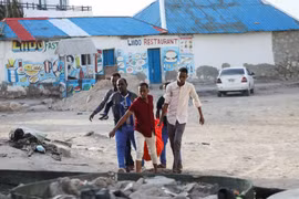 Vụ khủng bố bãi biển Somalia: Số người chết tăng lên 37, hàng trăm người bị thương