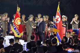 Triều Tiên cho ra mắt 250 bệ phóng tên lửa 'do ông Kim Jong Un thiết kế'