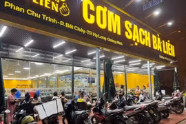 Ban Tuyên giáo Thành uỷ Hạ Long vào cuộc vụ quán cơm bình dân đông khách nhất Hạ Long bị tố 'chặt chém' sau bão số 3