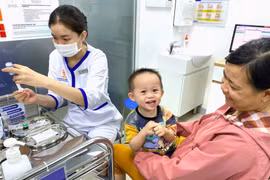Hệ thống tiêm chủng VNVC chủ lực tiêm vắc xin an toàn trong chiến dịch bao phủ sởi tại TP.HCM