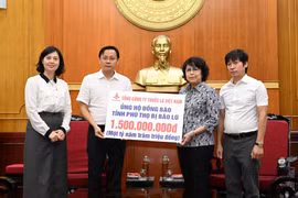 Vinataba trao kinh phí ủng hộ đồng bào vùng bão lũ tại nhiều địa phương
