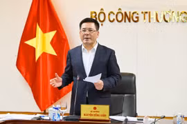 Yêu cầu bảo đảm cung ứng đủ xăng dầu cho sản xuất, kinh doanh và tiêu dùng của người dân, doanh nghiệp
