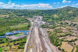 Một ngày của những người thợ làm hầm