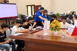 Thanh niên Bắc Ninh hỗ trợ người dân thực hiện dịch vụ công trực tuyến