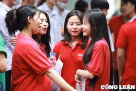Môn Ngữ Văn được đánh giá vừa sức, thí sinh vui vẻ khi kết thúc phần thi