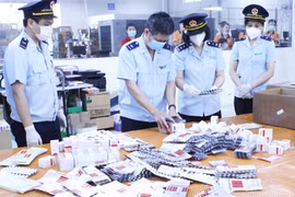 Ngăn chặn, đấu tranh chống buôn lậu hàng hóa ảnh hưởng đến sức khỏe người dân