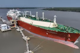 Hàng loạt khó khăn bủa vây các dự án điện khí LNG