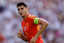 Morata rời Tây Ban Nha sau khi vô địch EURO