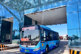 Mở lại tuyến vận tải khách quốc tế Việt - Trung sau 2 năm tạm dừng