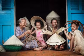 Ghé thăm làng nón Tây Hồ - Biểu tượng đậm chất thơ