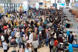 Nhiều đường bay nội địa đã kín chỗ trong dịp nghỉ lễ 30/4-1/5