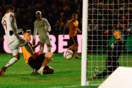MU và Liverpool cùng thắng đậm để giành vé vào vòng 5 FA Cup