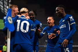 Chelsea hạ Newcastle sau màn rượt đuổi tỷ số đầy kịch tính