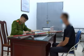Hà Nội: Nhiều vũ khí được người dân giao nộp dịp cuối năm
