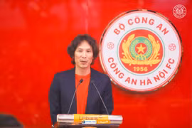Huấn luyện viên Gong Oh Kyun đòi bồi thường khủng vì bị sa thải?