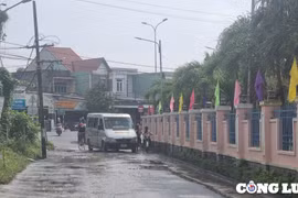 Quảng Nam: Ô tô né trạm thu phí, đường dân sinh bị ''cày nát''!