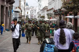 Băng đảng khủng bố chiếm đài truyền hình: Chuyện gì đang xảy ra ở Ecuador?