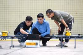 Nhu cầu về người điểu khiển máy bay không người lái tăng vọt ở Trung Quốc