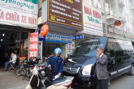 Hà Nội: Xử lý hơn 900 ô tô chở khách theo hợp đồng vi phạm trong 4 tháng