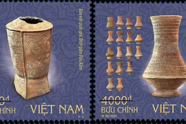 Bộ Thông tin và Truyền thông phát hành bộ tem bưu chính "Bảo vật quốc gia: Đồ gốm”