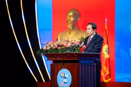 Chủ tịch Quốc hội mong muốn những cán bộ công đoàn tiêu biểu sẽ lan tỏa mạnh mẽ tinh thần đổi mới, sáng tạo
