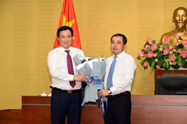 Ông Triệu Thế Hùng thôi giữ chức Chủ tịch UBND tỉnh Hải Dương