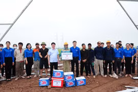 Tuổi trẻ Ninh Bình dốc sức hỗ trợ địa phương và các đơn vị thi công công trình đường dây 500 kV mạch 3