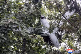 Triều Tiên công bố hình ảnh UAV bị rơi của Hàn Quốc, tuyên bố trả đũa nếu tái phạm