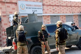 Tấn công khủng bố đồn cảnh sát ở Pakistan, ít nhất 10 sĩ quan thiệt mạng