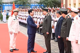 Chủ tịch nước Võ Văn Thưởng thăm, kiểm tra công tác ứng trực và chúc Tết tại Bộ Tư lệnh Cảnh vệ