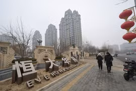 Sự sụp đổ của Evergrande với khoản nợ 300 tỷ USD tác động ra sao trên toàn cầu?