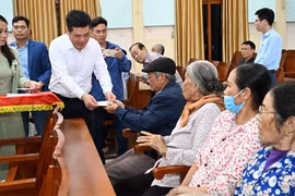 Bộ trưởng Bộ Công thương thăm và trao quà Tết tại tỉnh Thái Bình