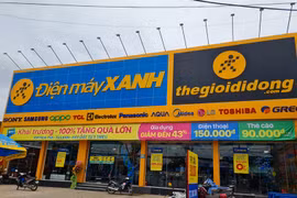 Thế Giới Di Động liên tục giải thể công ty con, Chủ tịch Nguyễn Đức Tài lại vừa 'chốt lời' thêm 1 triệu cổ phiếu
