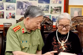 Đại Tướng Tô Lâm, Bộ trưởng Bộ Công an thăm, tặng quà tri ân các gia đình có công với cách mạng tại Thanh Hóa