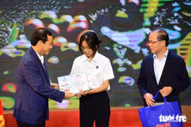 Báo Tuổi Trẻ trao học bổng 'Tiếp sức đến trường' cho 90 tân sinh viên khu vực Tây Nguyên