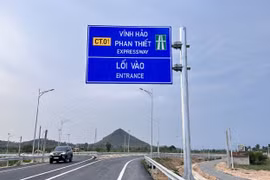 Thi công hoàn trả nhiều đường dân sinh phục vụ thi công cao tốc qua Bình Thuận
